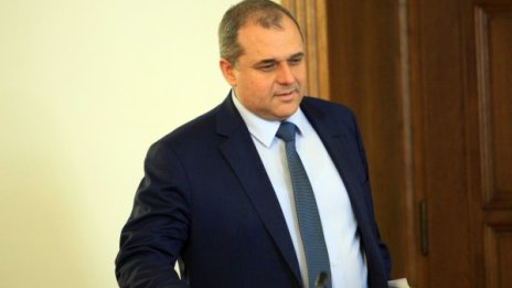 Кризата имало от десетилетия, но проблемът бил в политиците