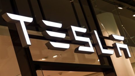 Саудитците продадоха акциите си в Tesla, защо?