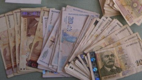 Шефката на НАП вече се подписва срещу 5500 лева