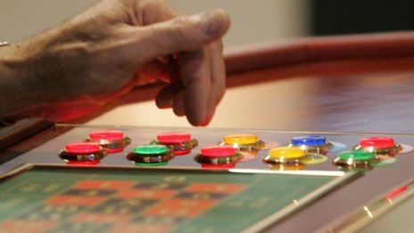 БСП с крайни мерки: Да се забрани напълно рекламата на хазарта!