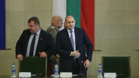 Каракачанов: Думите на Радев звучат апокалиптично