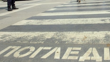 Блъснаха 50-годишна на пешеходна пътека в Бургас