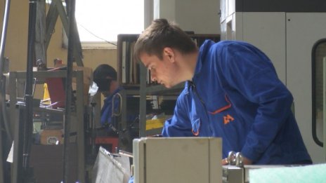 10 000 са безработните под 25 години 