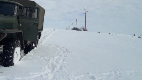 Не тръгвайте към хижа Ком! Ураганен вятър затвори пътя