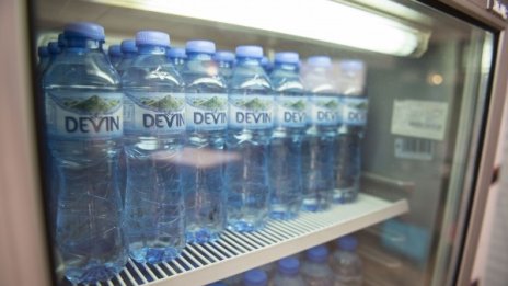 Консумацията на бутилирана вода у нас през 2019 г. нараства до 96 л на човек