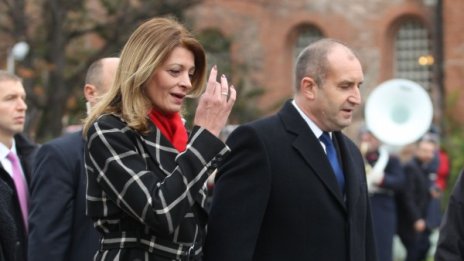 Приказки за спалнята на Радев? Радева се засегнала 