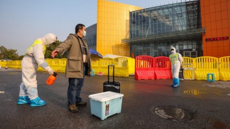 Учени: Коронавирусът може да се предава без симптоми
