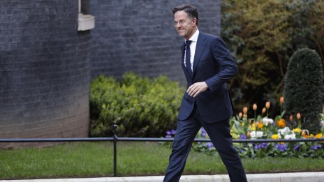 Рюте: НАТО обсъжда най-добрият начин за отваряне на Ормузкия проток