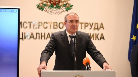 Гуцанов увери: Коледните добавки за пенсионерите не са застрашени