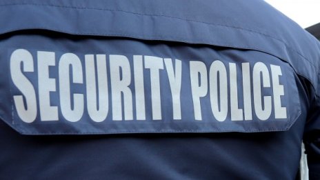 40-годишен преби дядо в Ямбол, заснеха побоя  