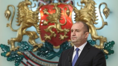 Радев настоя: Плащаме двойно за газа от Русия, Петкова да се замисли!