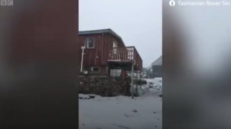 След пожарите и жегите в Австралия падна сняг, а още е лято