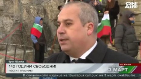 Хиляди българи изкачиха връх Шипка, там историята е жива