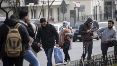 Унгария се готви за 100 000 мигранти, няма да ги пусне