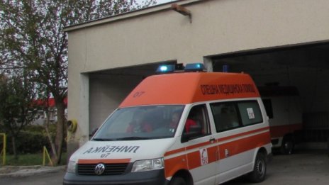 Микробус удари кола в Балчик, тя блъсна пешеходец