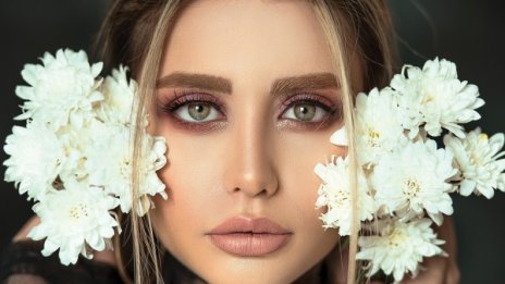 За плътни мигли: Нанасяйте рициново масло