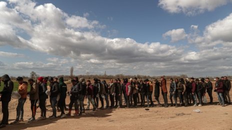 Мицотакис: Анкара срина споразумението за бежанците!