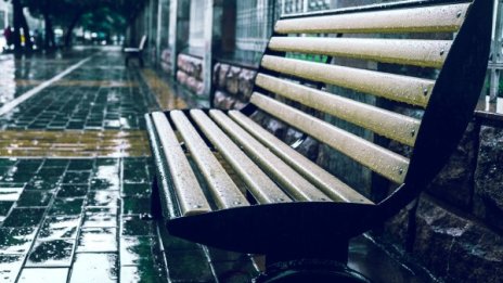 Времето днес: Облачно и валежи от дъжд