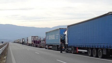  Натоварен трафик по границата с Турция 