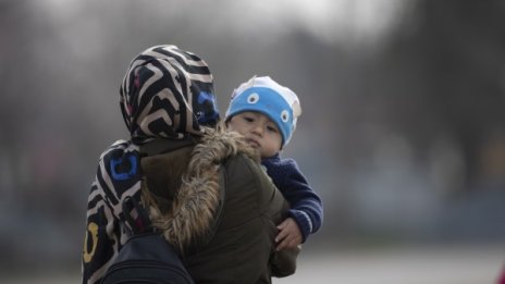 За да се върнат у дома: ЕС дава 2000 евро на мигрантите в Гърция