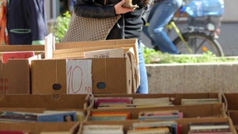 Търговците в София да не плащат тротоарно право и общински наем