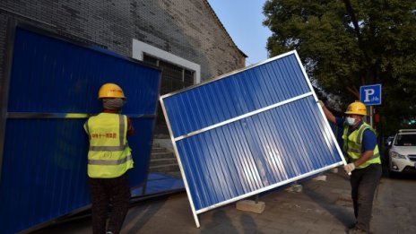 Китай отвори предприятията, магазините и пътищата си 