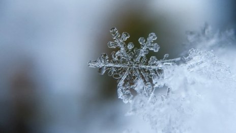  Времето днес: Оранжев код за сняг в 4 области 