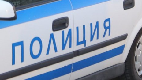 Пиян бургазлия налетя с дървен кол на полицай