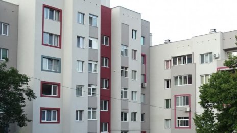 Мъж опита да скочи от 4 етаж във Велико Търново 