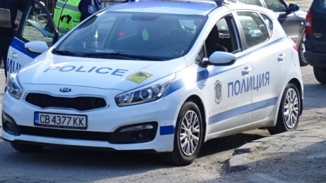 Трима непълнолетни пребиха 92-годишен мъж в Луковит