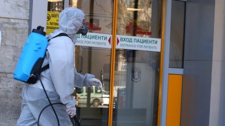 Офталмолози в помощ на медицински лица под карантина