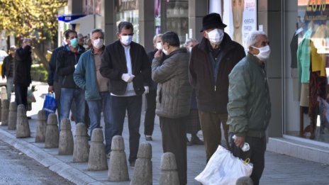 На Великден в Сърбия и Северна Македония пълна забрана за излизане