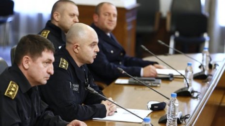 На живо: Какви ще са мерките за Великден?