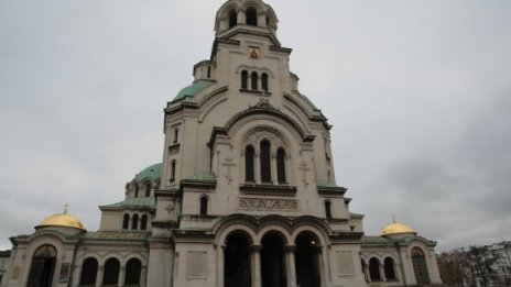 Въвежда се организация на движение около "Св. Александър Невски"