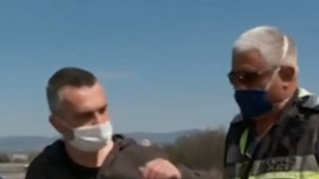 Пиян мъж се опита да мине през едно от КПП-тата край София