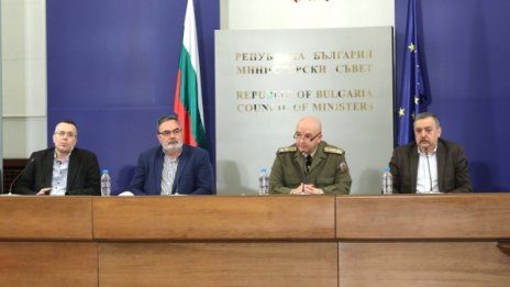 915 души са с коронавирус, 31 нови положителни проби