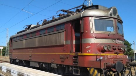 Локомотив се запали на гарата в Карнобат