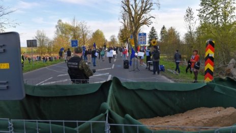 Поляци, работещи в Германия, на протест срещу ограниченията