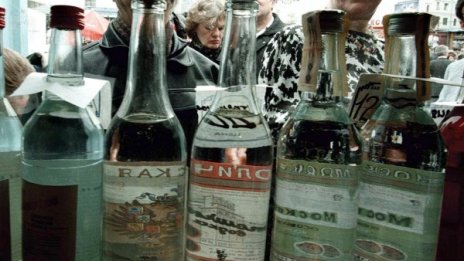 В Русия в изолация надига глава стар демон – алкохолизмът