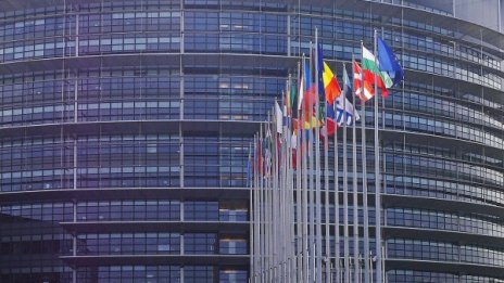 ЕС създаде хуманитарен въздушен мост в борбата с коронавируса 