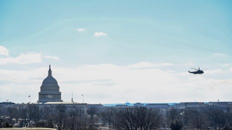 Джо и Джил Байдън напуснаха Белия дом
