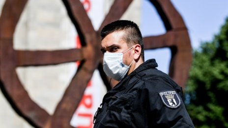 Няма данни за заразени българи в кланицата в Косфелд