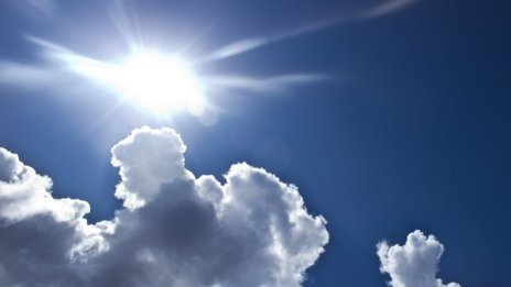 Времето днес: Топло, но на места валежи и с условие за градушки