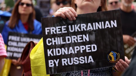 “Невъзможно е да ги върнем“: Масовото отвличане на украински деца е военно престъпление