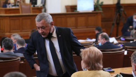 По-ниското ДДС за книги и ресторанти мина на първо четене 