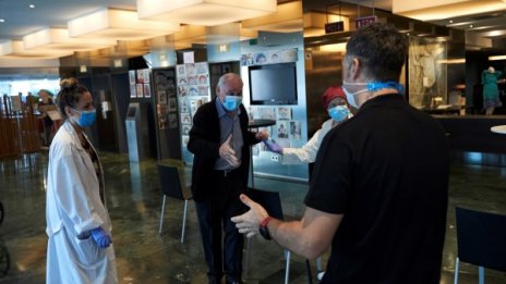 Лукозният хотел Melia Sarrià, в който гости са болни от коронавирус 