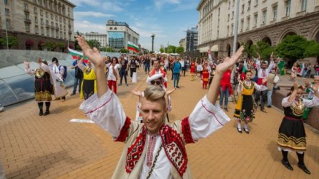 Заповедта е факт: От 1 юни в заведенията на закрито 