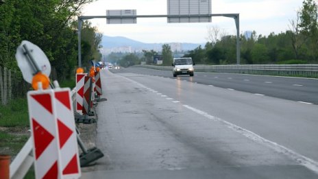 Задържаха пиян тираджия с 2,43 промила на "Тракия"