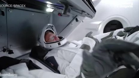  SpaceX изпраща двама астронавти до МКС