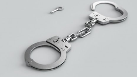 Осъдиха алкохолик на 15 г. затвор, след като уби позната с брадва 